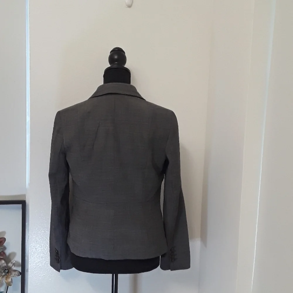 Talbots Single Button Gray Blazer - Size 6P - Picture 4 of 8